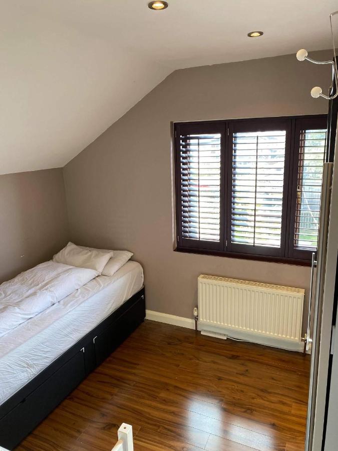 Near Danson Park And The Main Str, Easy Links To The City Welling Exterior foto